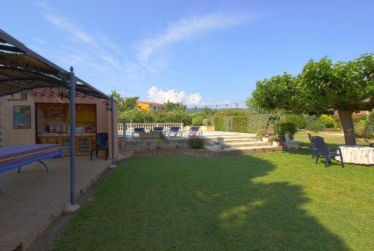 לינה וארוחת בוקר Castelnou La Planquette מראה חיצוני תמונה