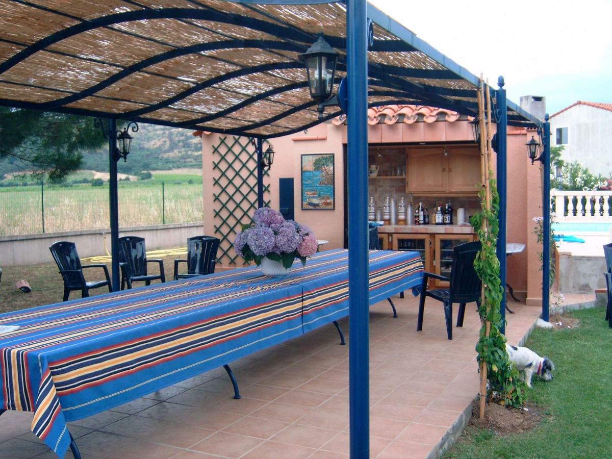לינה וארוחת בוקר Castelnou La Planquette מראה חיצוני תמונה