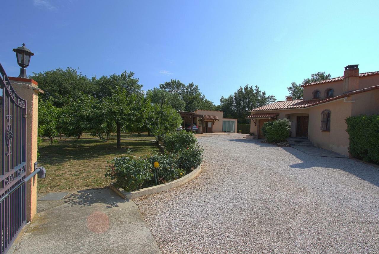 לינה וארוחת בוקר Castelnou La Planquette מראה חיצוני תמונה